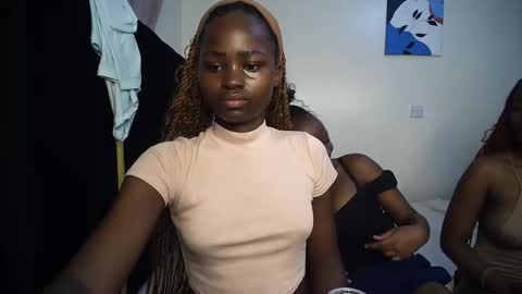 Snapshot of princess_bee1 chatting on December 2025 06:12:01 PM princess online show from December 2025 06:12:01 PM