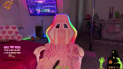 Snapshot of princess_cece chatting on October 2025 11:50:01 PM Cece NEXT LIVESTREAM -- DEC. 4th 7 PM CST online show from October 2025 11:50:01 PM