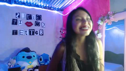  Elia  online show from November 2025 09:14:01 PM