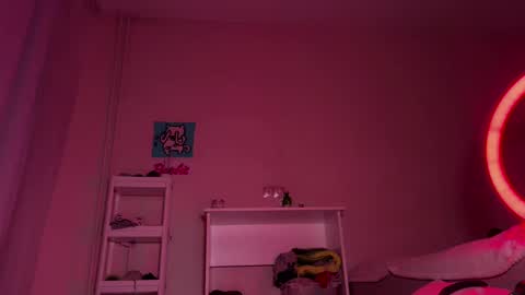 Snapshot of princess_euphoria chatting on January 2025 05:37:01 PM Kristina online show from January 2025 05:37:01 PM