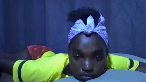 princess_scovia online show from December 2025 07:01:02 PM