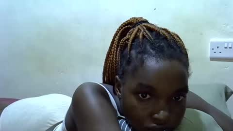 Snapshot of princess_scovia chatting on December 2025 03:19:02 PM princess_scovia online show from December 2025 03:19:02 PM