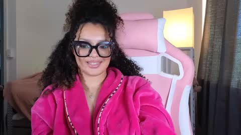 Amber online show from January 2025 11:00:01 PM