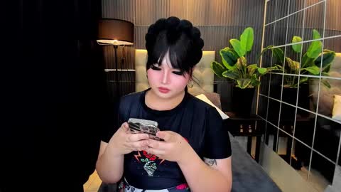 Snapshot of princesshugecummer chatting on February 2025 09:24:02 AM Astrid Ley online show from February 2025 09:24:02 AM