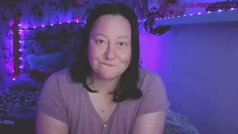 Snapshot of princesslux18 chatting on September 2025 07:27:02 PM Lux Alot Luxi online show from September 2025 07:27:02 PM