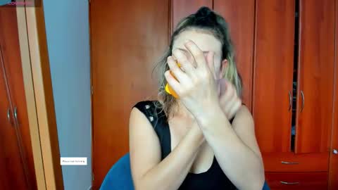 Snapshot of princessmariana25 chatting on March 2026 08:10:01 PM princessmariana25 online show from March 2026 08:10:01 PM