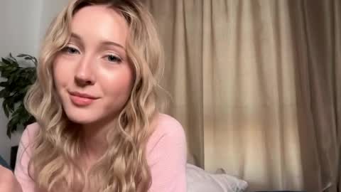Snapshot of princessmood chatting on April 2026 02:47:01 PM Kate online show from April 2026 02:47:01 PM