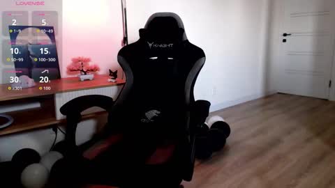 18 y.o online show from September 2025 12:26:01 PM