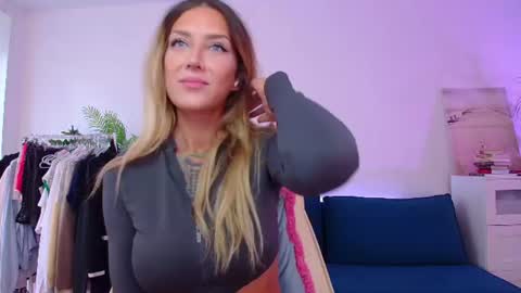 Snapshot of private_call chatting on June 2026 10:16:02 AM Nansy online show from June 2026 10:16:02 AM