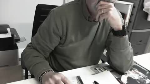 mature hairy guy online show from February 2025 05:28:01 PM