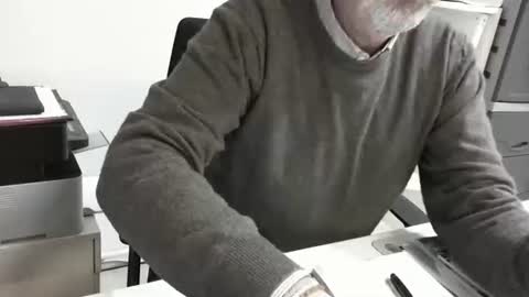 mature hairy guy online show from November 2025 05:26:01 PM