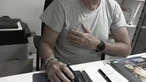 mature hairy guy online show from May 2026 04:04:02 PM