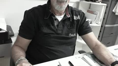 mature hairy guy online show from June 2026 04:27:02 PM