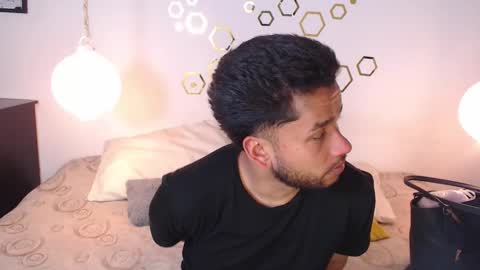 Adris  Juan online show from October 2025 02:12:02 AM