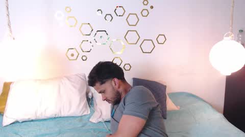 Adris  Juan online show from October 2025 01:57:01 AM