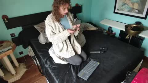 Snapshot of prxscillia_tx chatting on April 2026 11:02:02 AM prxscillia_tx online show from April 2026 11:02:02 AM