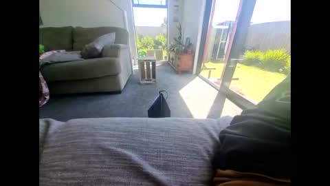 Public online show from December 2024 01:48:02 AM