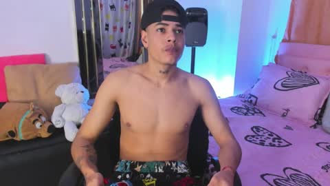 Snapshot of puca_and_garu chatting on March 2026 12:49:01 AM puca_and_garu online show from March 2026 12:49:01 AM