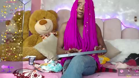 Snapshot of puca_eboony chatting on December 2024 01:22:02 PM pucca online show from December 2024 01:22:02 PM