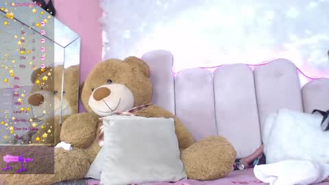 Snapshot of puca_eboony chatting on December 2024 12:49:01 PM pucca online show from December 2024 12:49:01 PM