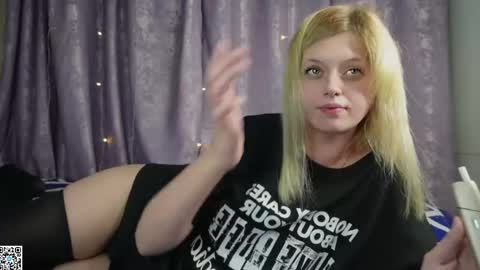 Snapshot of puff_witch chatting on April 2026 08:47:01 PM Nayaa Nay 3 online show from April 2026 08:47:01 PM