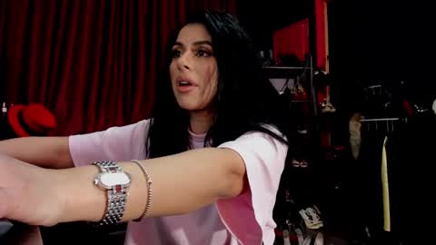 Snapshot of puffy_love chatting on February 2025 07:42:01 PM MissPuffyLove online show from February 2025 07:42:01 PM