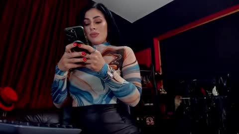 Snapshot of puffy_love chatting on February 2025 12:11:01 AM MissPuffyLove online show from February 2025 12:11:01 AM