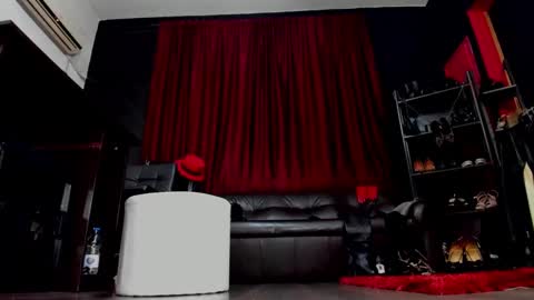 Snapshot of puffy_love chatting on February 2025 03:12:02 AM MissPuffyLove online show from February 2025 03:12:02 AM