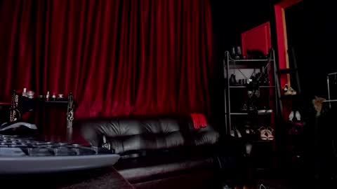 Snapshot of puffy_love chatting on March 2025 10:16:01 PM MissPuffyLove online show from March 2025 10:16:01 PM