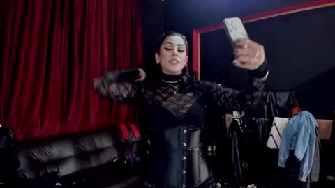 Snapshot of puffy_love chatting on October 2025 09:34:01 PM MissPuffyLove online show from October 2025 09:34:01 PM