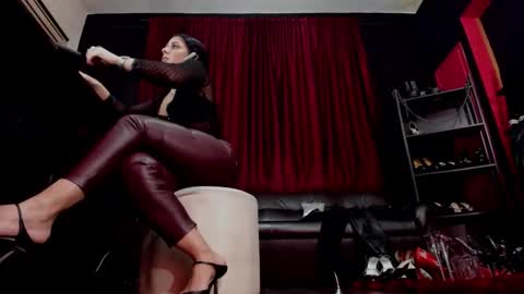 Snapshot of puffy_love chatting on March 2026 08:15:01 PM MissPuffyLove online show from March 2026 08:15:01 PM