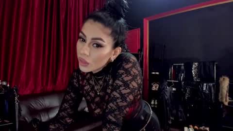 Snapshot of puffy_love chatting on April 2026 10:07:02 PM MissPuffyLove online show from April 2026 10:07:02 PM