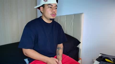 Snapshot of pull_bershh chatting on April 2026 12:15:01 AM pull_bershh online show from April 2026 12:15:01 AM