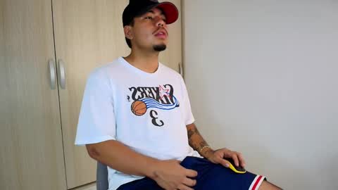 Snapshot of pull_bershh chatting on April 2026 01:11:02 AM pull_bershh online show from April 2026 01:11:02 AM