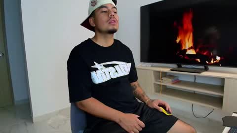 Snapshot of pull_bershh chatting on April 2026 02:14:01 AM pull_bershh online show from April 2026 02:14:01 AM