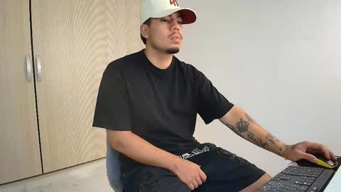 Snapshot of pull_bershh chatting on April 2026 01:14:01 AM pull_bershh online show from April 2026 01:14:01 AM