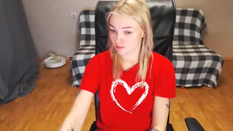 Snapshot of puma_ma chatting on January 2025 12:07:02 PM Polly online show from January 2025 12:07:02 PM