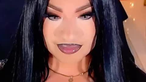   online show from December 2025 05:02:01 AM