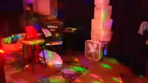 punkrunr083 online show from September 2025 08:49:01 AM