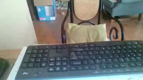 Snapshot of pup_y chatting on September 2025 08:25:01 AM pup_y online show from September 2025 08:25:01 AM