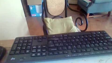 Snapshot of pup_y chatting on September 2025 09:20:01 AM pup_y online show from September 2025 09:20:01 AM