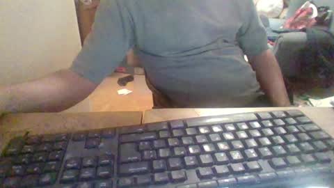 Snapshot of pup_y chatting on October 2025 08:28:01 PM pup_y online show from October 2025 08:28:01 PM