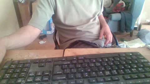 Snapshot of pup_y chatting on October 2025 08:34:01 AM pup_y online show from October 2025 08:34:01 AM