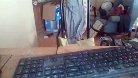 Snapshot of pup_y chatting on October 2025 02:40:02 PM pup_y online show from October 2025 02:40:02 PM