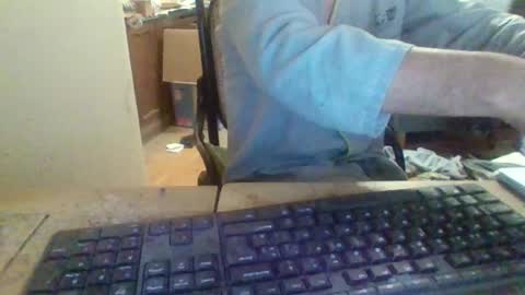 Snapshot of pup_y chatting on October 2025 12:00:02 AM pup_y online show from October 2025 12:00:02 AM