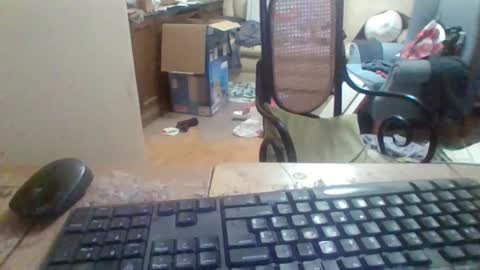 Snapshot of pup_y chatting on October 2025 07:01:02 PM pup_y online show from October 2025 07:01:02 PM