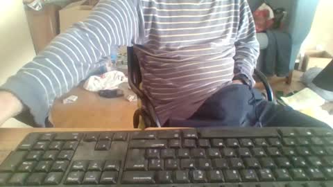 Snapshot of pup_y chatting on October 2025 09:46:02 AM pup_y online show from October 2025 09:46:02 AM