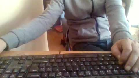 Snapshot of pup_y chatting on November 2025 03:34:02 PM pup_y online show from November 2025 03:34:02 PM