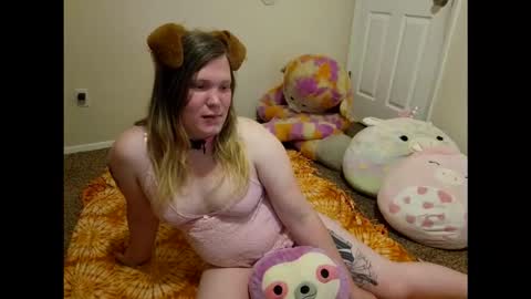 Snapshot of puppygirllovestobeg chatting on May 2026 04:28:02 AM puppygirllovestobeg online show from May 2026 04:28:02 AM