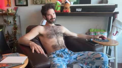 Snapshot of pupscritch chatting on December 2025 06:45:02 PM Pup Scritch online show from December 2025 06:45:02 PM